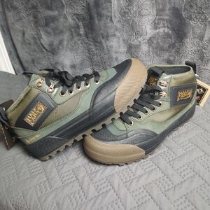 Vans MTE half calf gore-tex sz 7 men/ 8.5 women